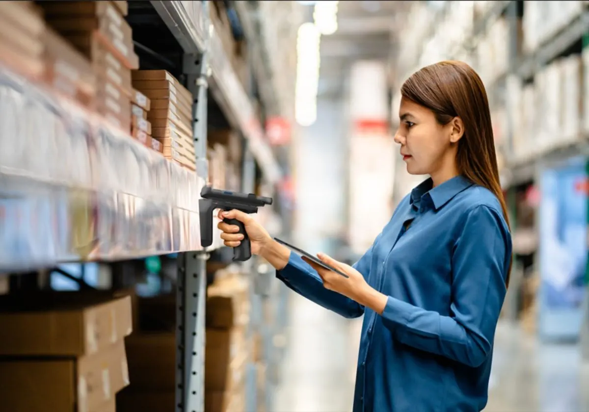 Revolutionizing Inventory Management: Teamwork Commerce & Bluebird RFR 901