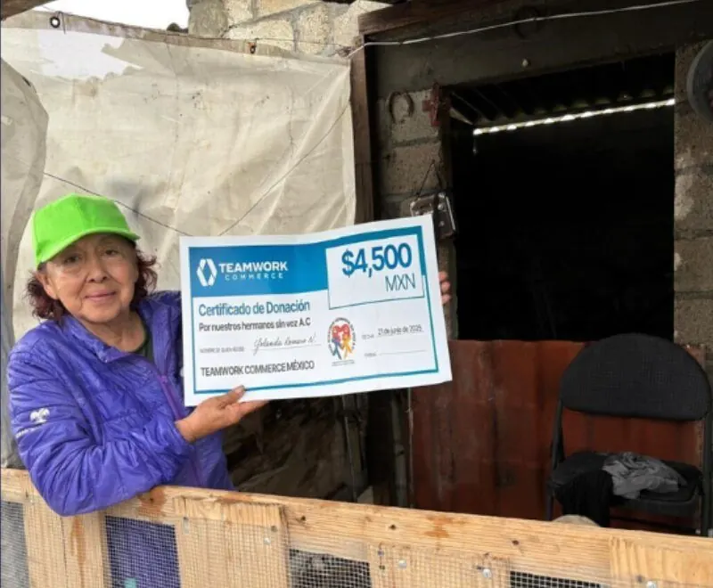 Teamwork Cares Mexico Gives Back to Local Animal Shelter