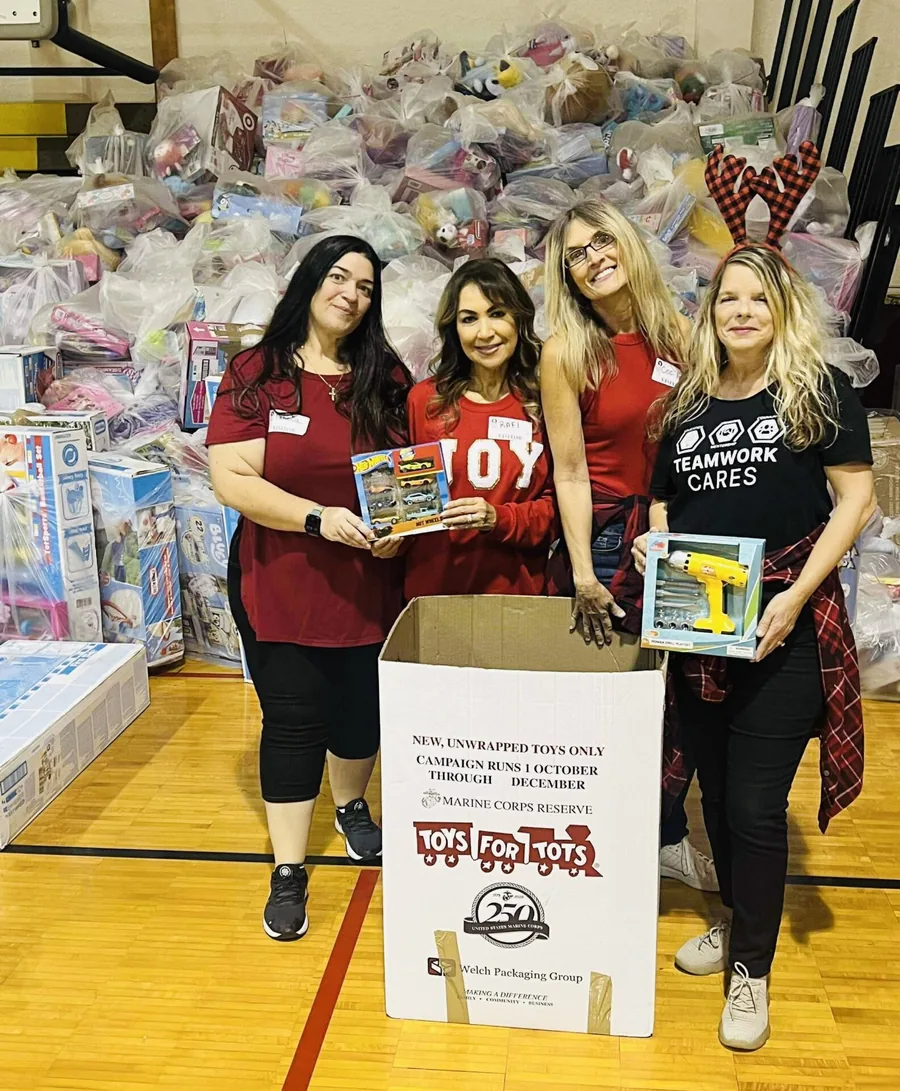 Juguetes donados a Toys for Tots en Clearwater