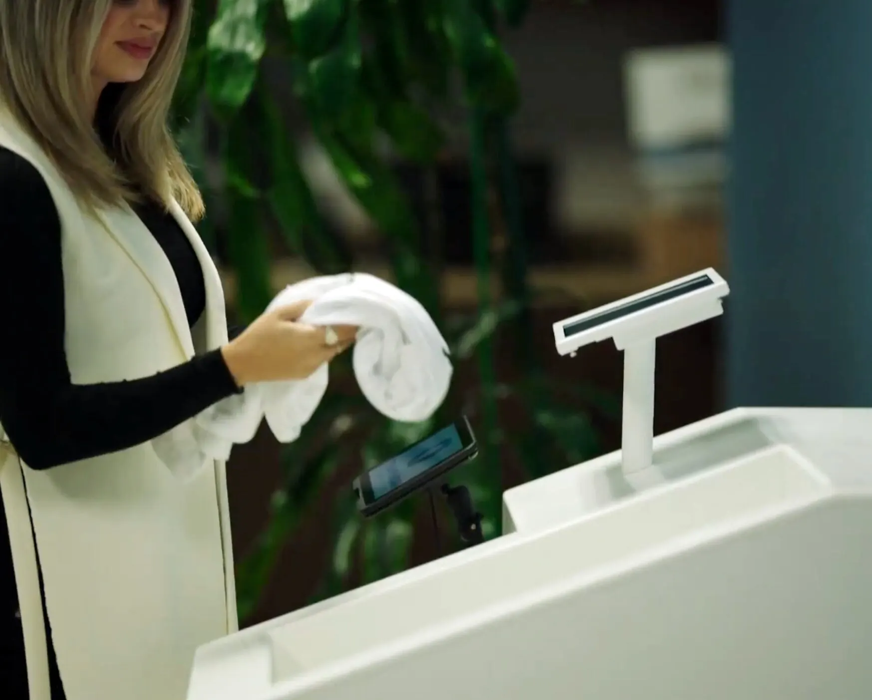 Autopago RFID leyendo una canasta completa de una vez